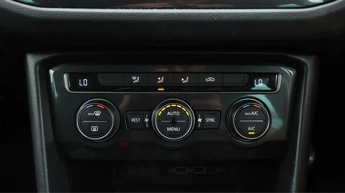2018-volkswagen-tiguan-14-tsi-se-navigation-125ps-ss-big-12