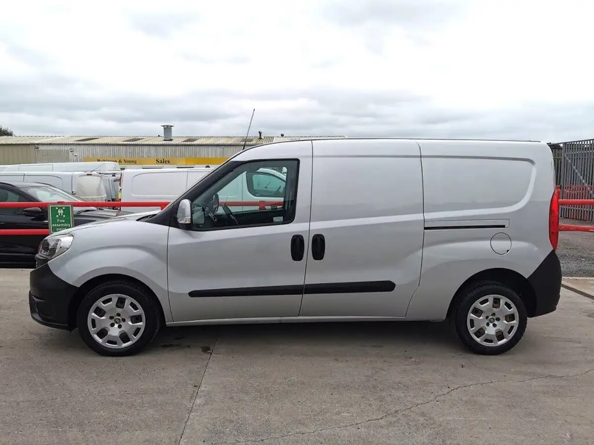 2017-fiat-doblo-cargo-16td-l2h1-maxi-sx-105eu6-big-0