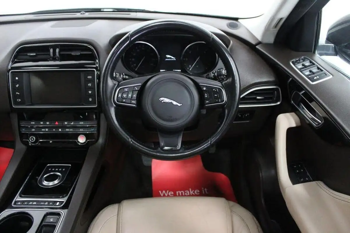 2017-jaguar-f-pace-20-i4d-prestige-180ps-awd-auto-big-47