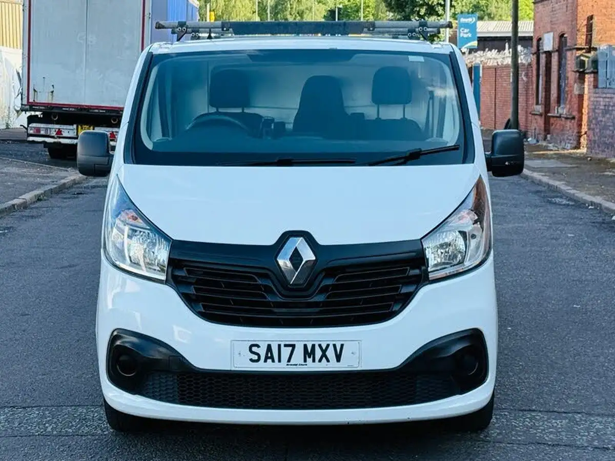 2017-renault-trafic-16dci-ll29-120-business-e6-panel-big-4