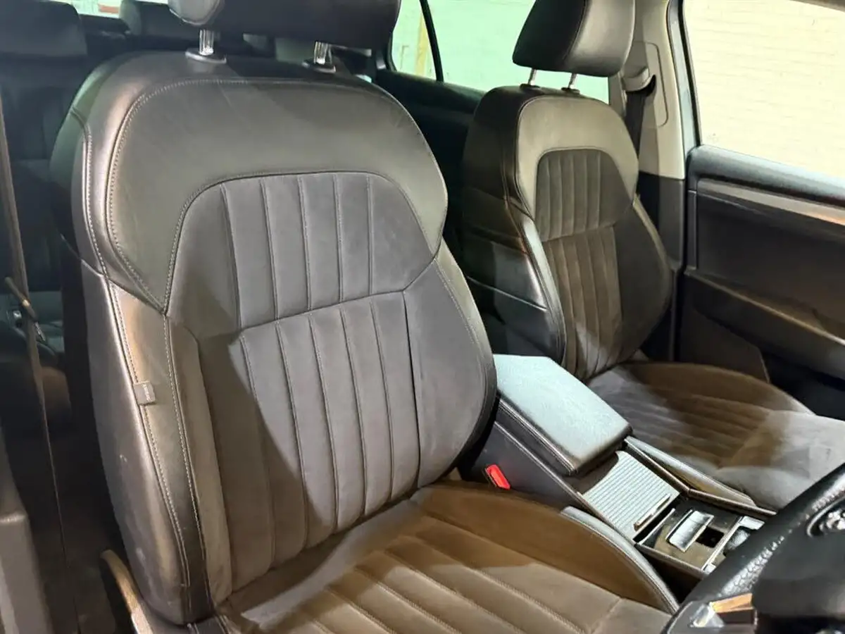 2017-skoda-superb-20tdi-se-technology-estate-dsg-big-32