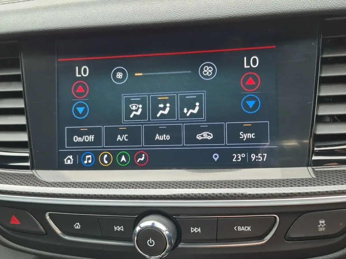 2018-vauxhall-insignia-grand-sport-20-biturbo-gsi-nav-big-21