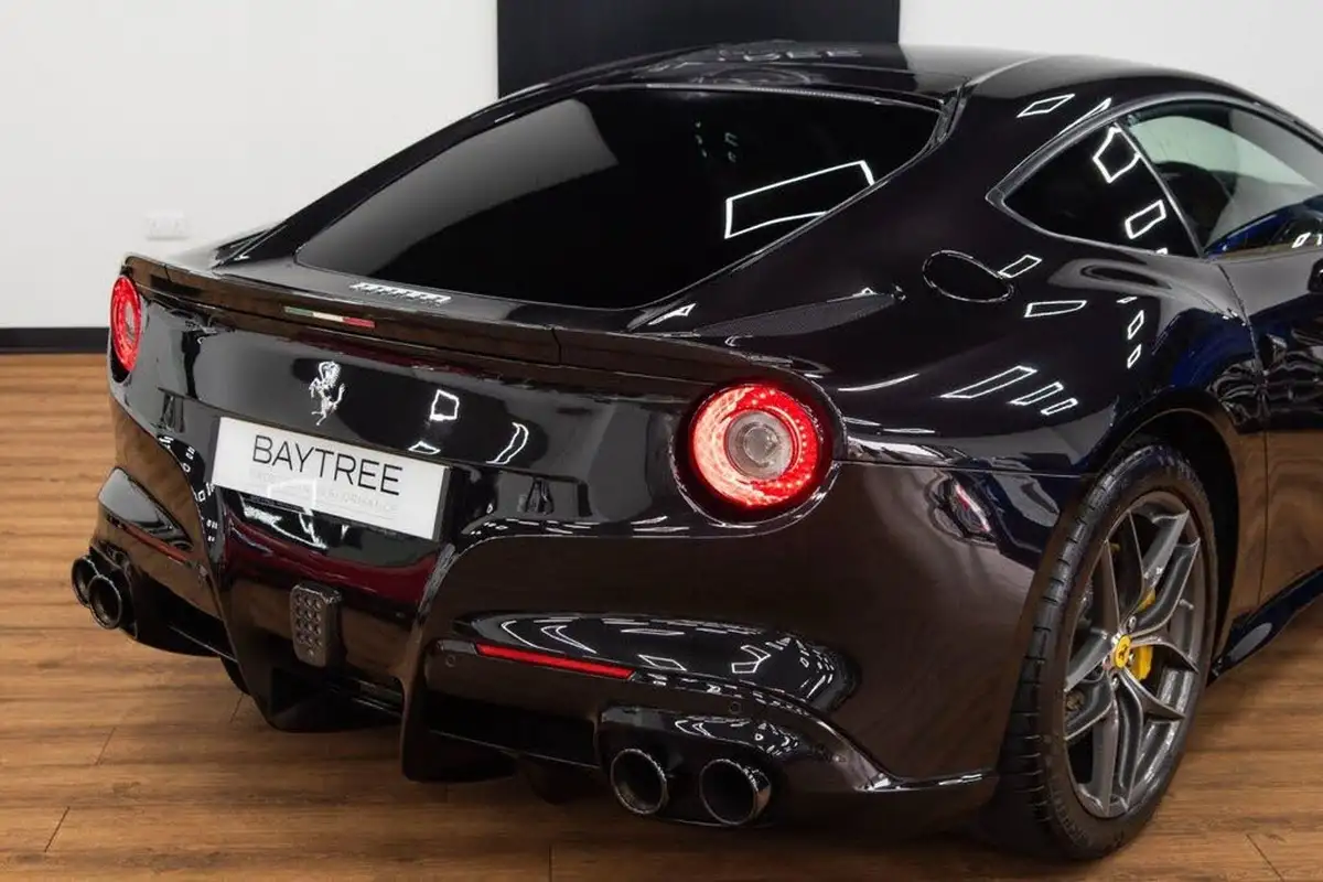 2015-ferrari-f12berlinetta-62-big-20
