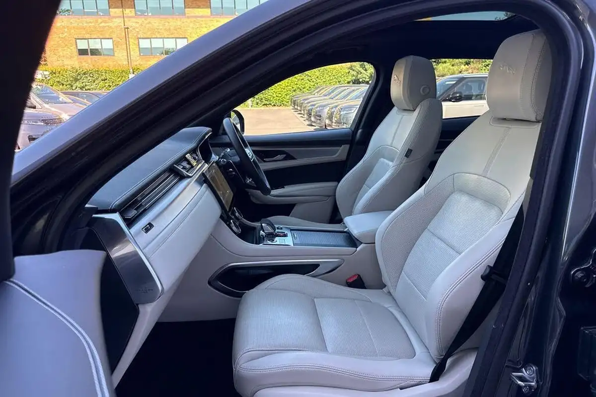 2022-jaguar-f-pace-20-p250-r-dynamic-se-big-47