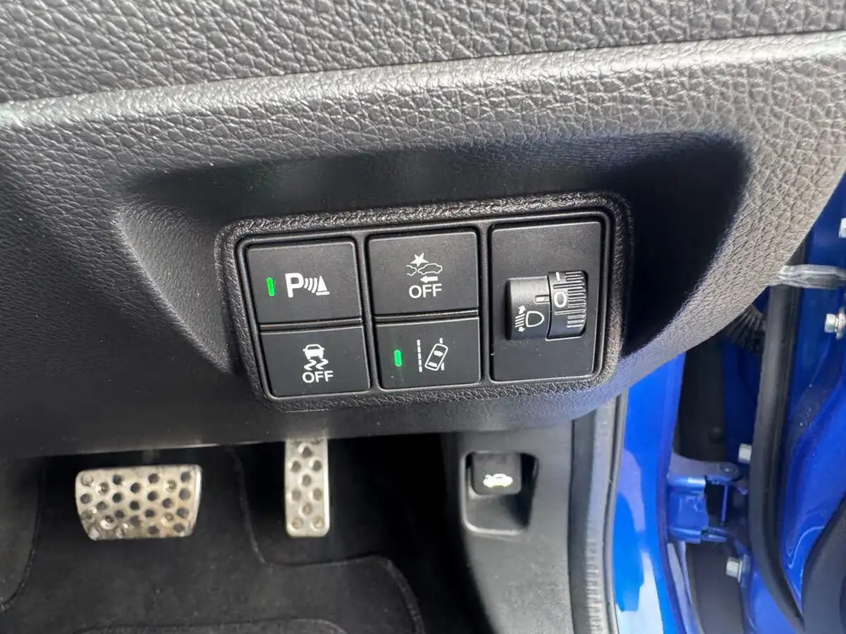 2018-honda-civic-10-vtec-turbo-sr-129ps-hatchback-5d-cvt-big-31