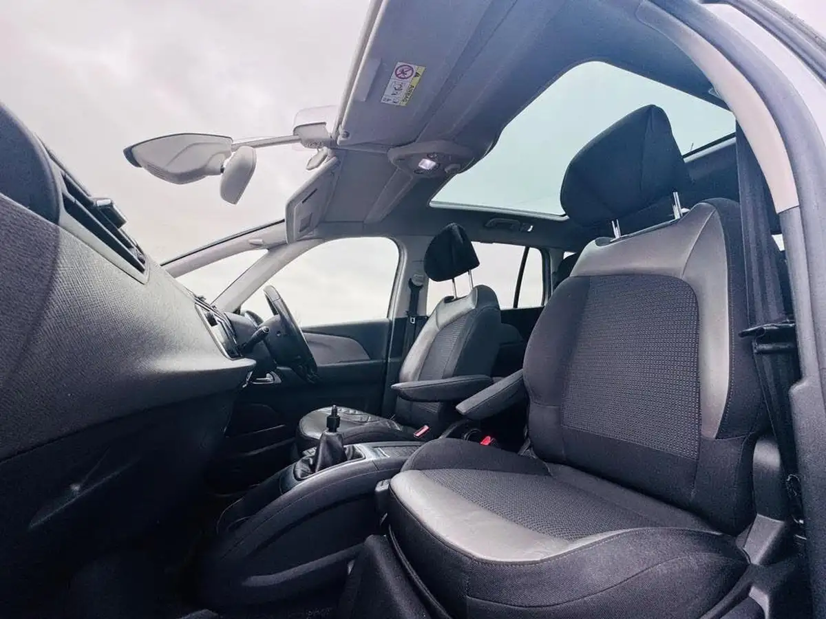 2014-citroen-grand-c4-picasso-16e-hdi-exclusive-big-35