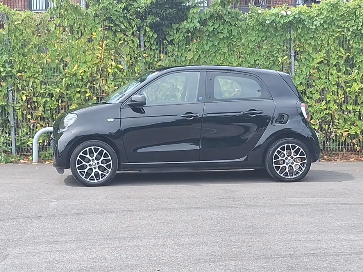 2020-smart-forfour-eq-prime-exclusive-big-3