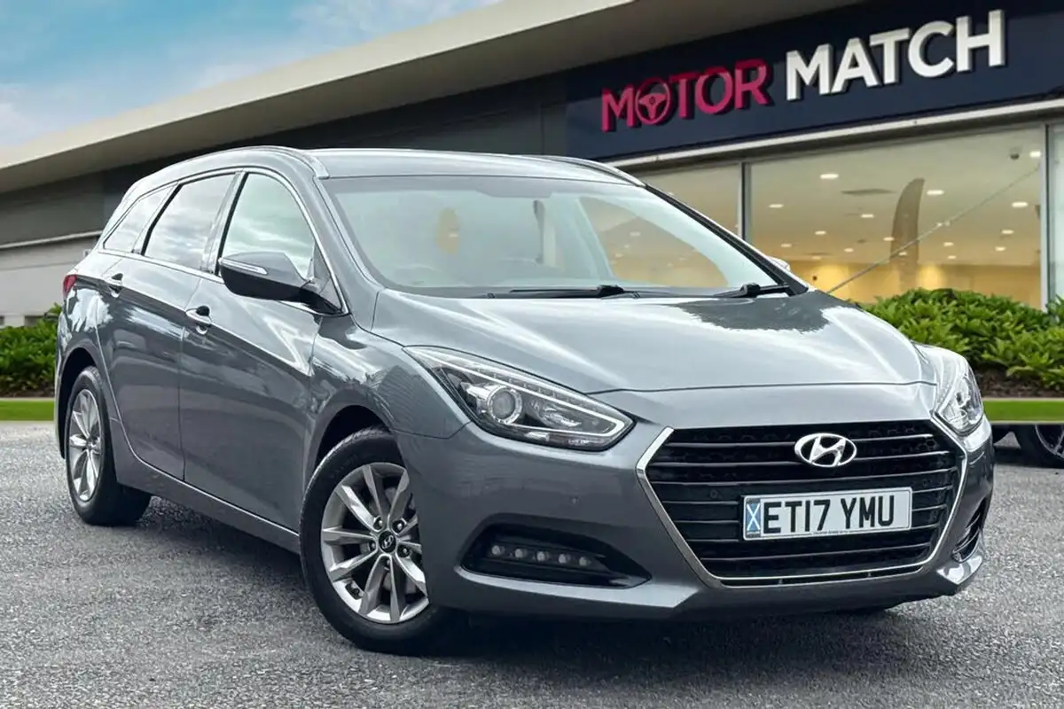 2017-hyundai-i40-17crdi-se-nav-141ps-tourer-5d-big-0