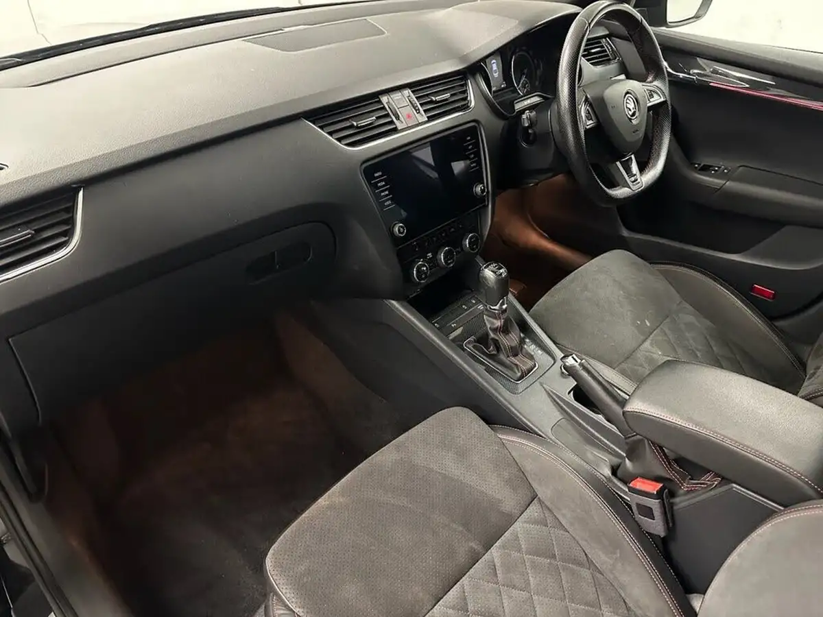 2019-skoda-octavia-20-tsi-vrs-challenge-hatchback-dsg-big-11