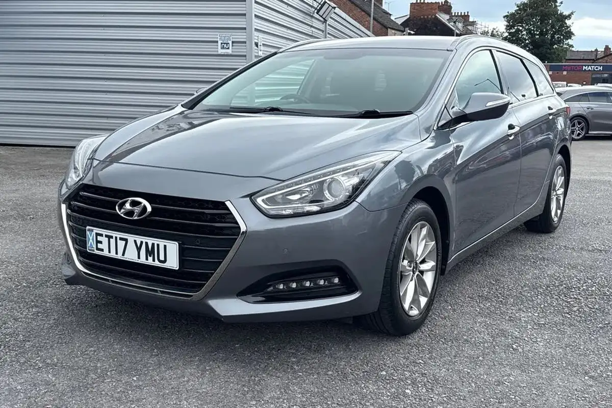 2017-hyundai-i40-17crdi-se-nav-141ps-tourer-5d-big-28