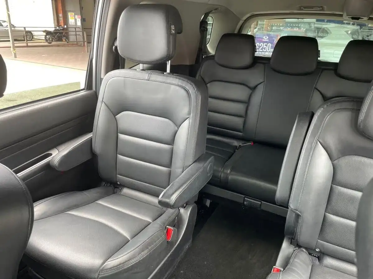2019-kgm-ssangyong-turismo-22td-ex-big-36
