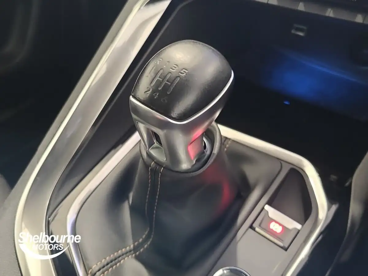 2020-peugeot-3008-suv-12-puretech-gt-line-premium-big-32