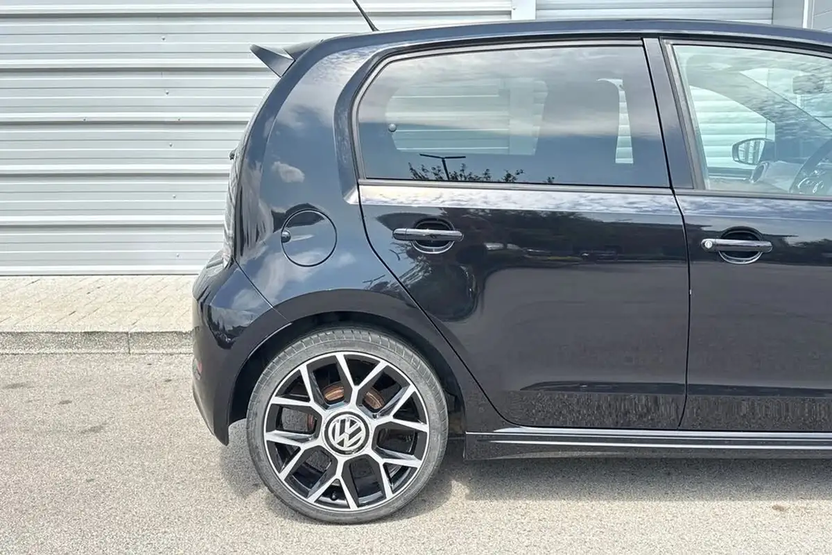 2018-volkswagen-up-10-gti-5d-big-24