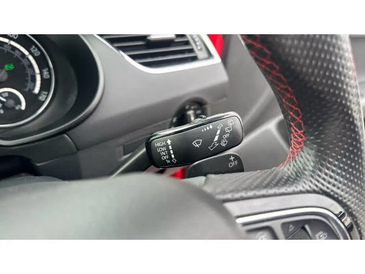 2016-skoda-octavia-20tdi-vrs-hatchback-dsg-big-27