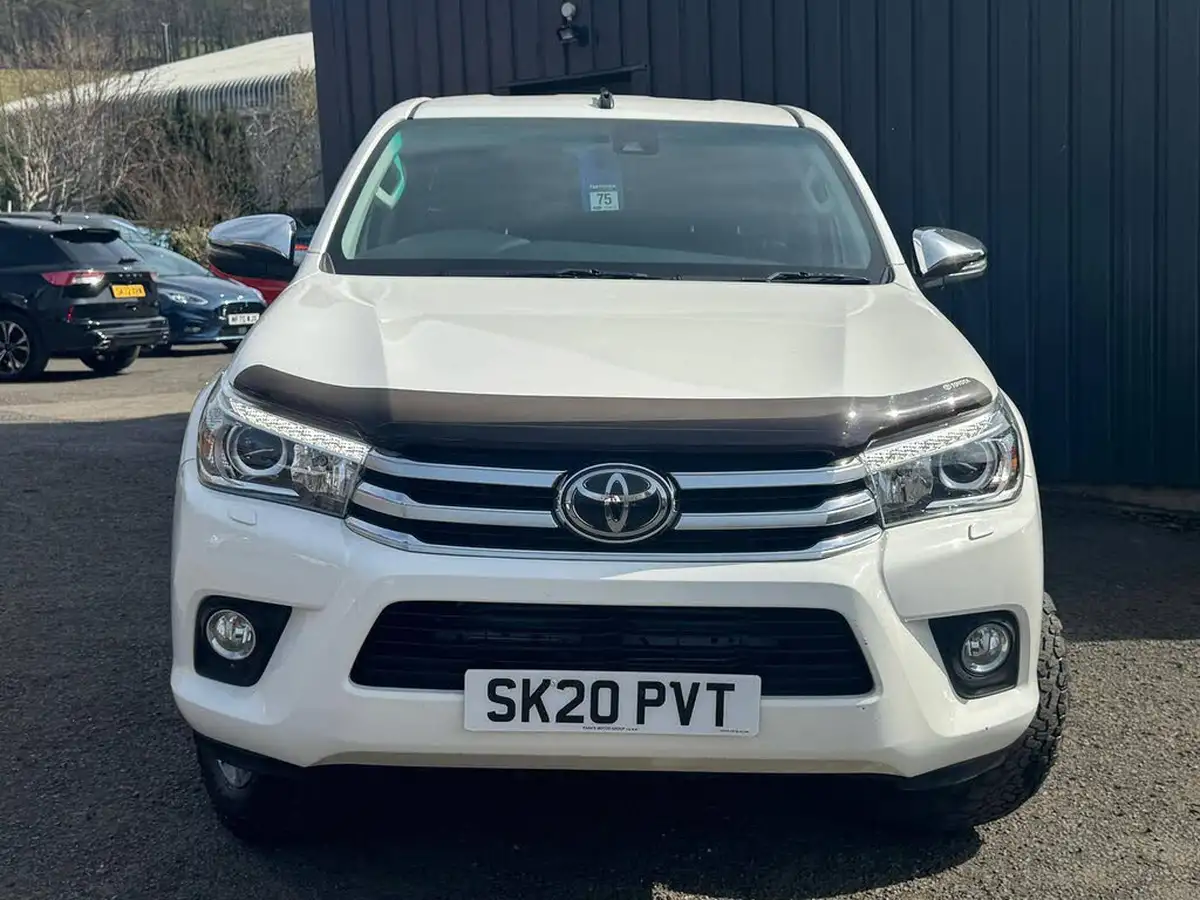 2020-toyota-hi-lux-24d-4d-invincible-150hpeu6dt-e-35t-auto-big-2