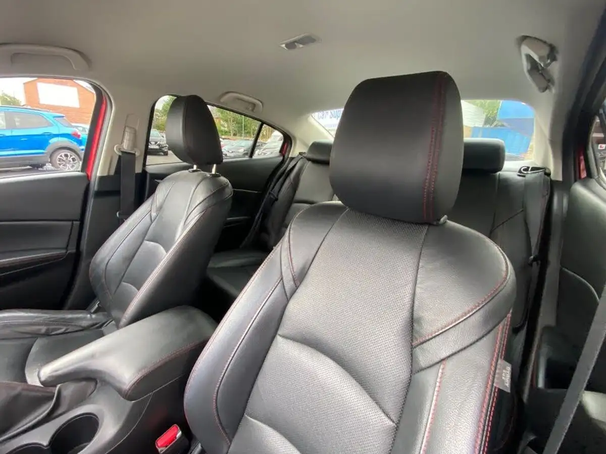 2015-mazda-mazda3-20-sport-nav-120ps-fastback-4d-big-16