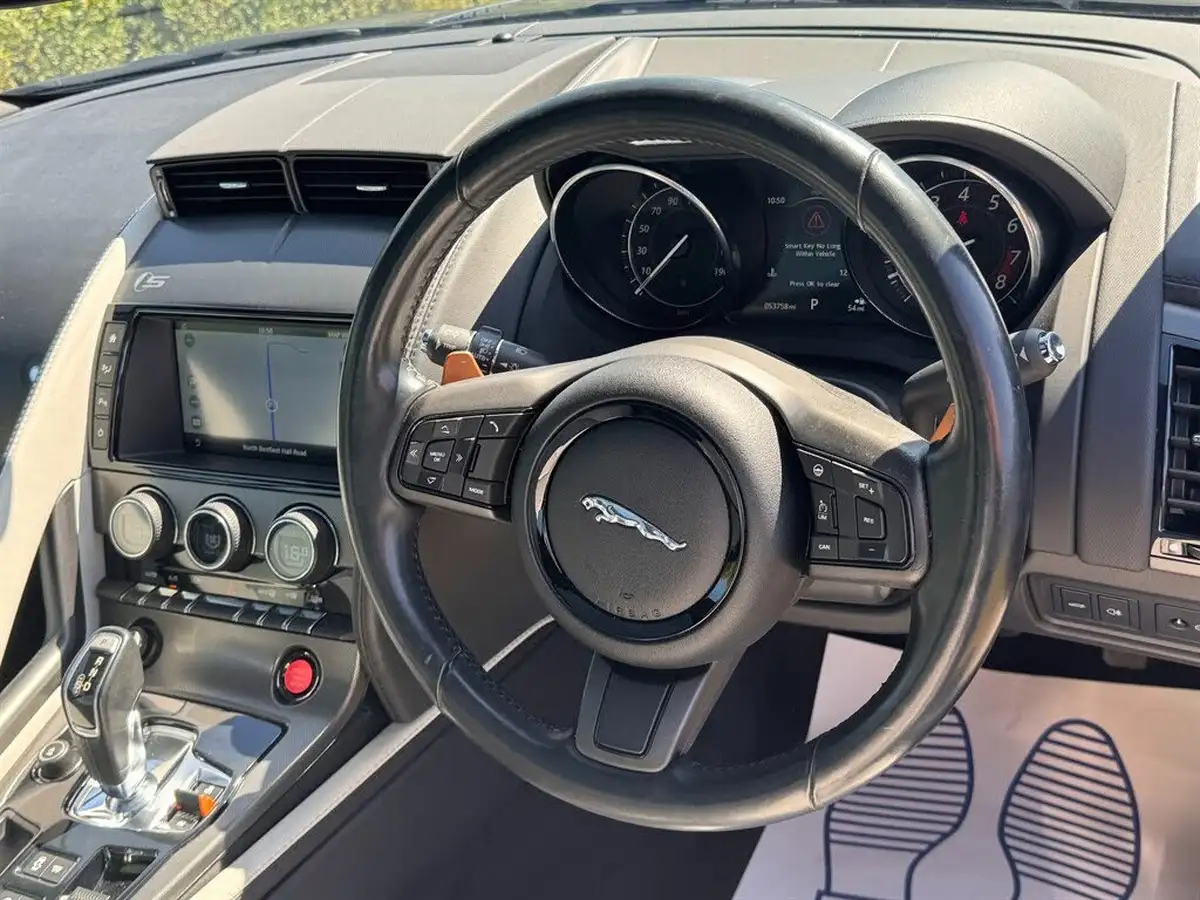 2015-jaguar-f-type-30-s-coupe-quickshift-big-9