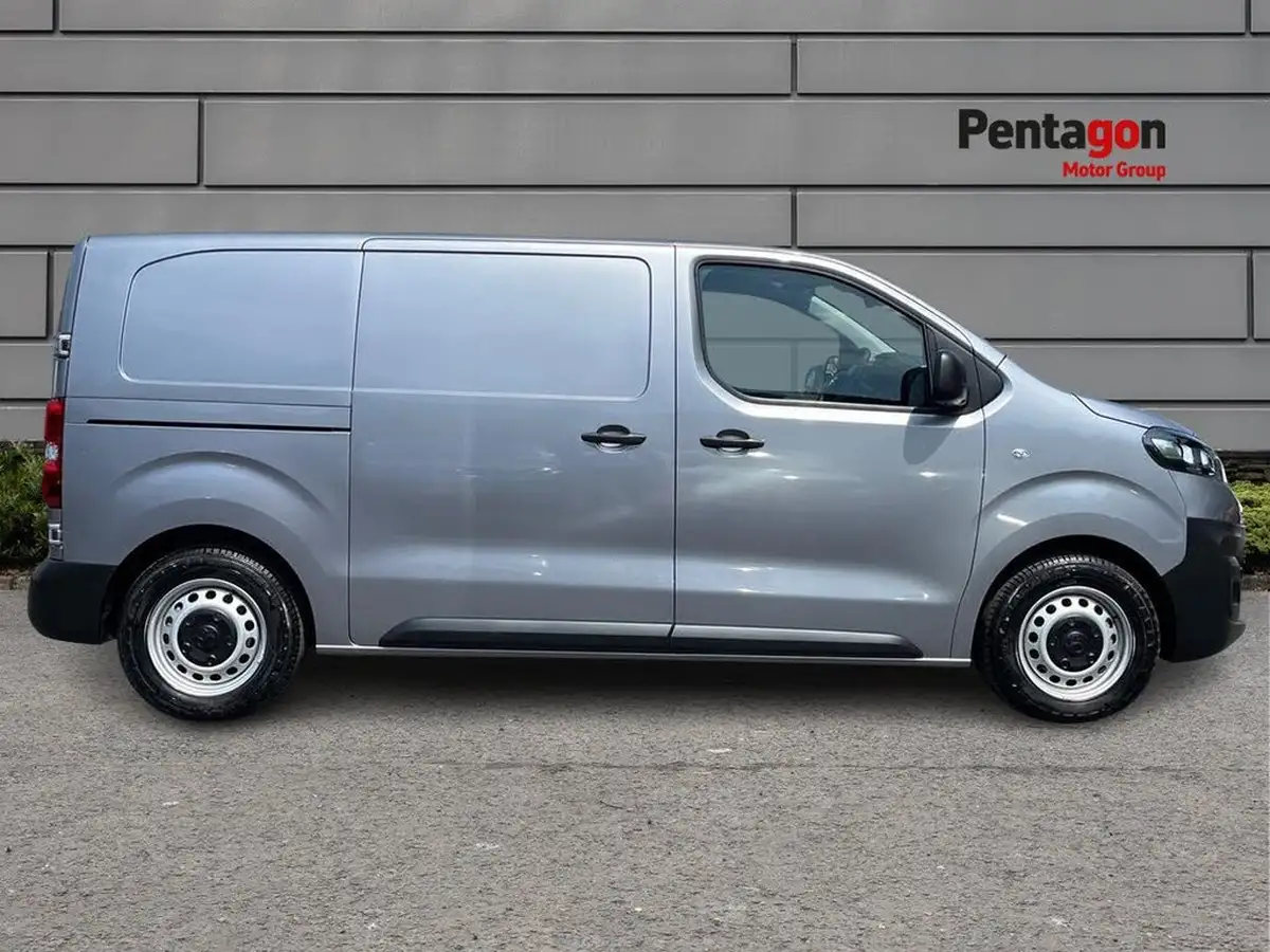 2023-vauxhall-vivaro-e-3100-75kwh-l1h1-prime-panel-van-big-12