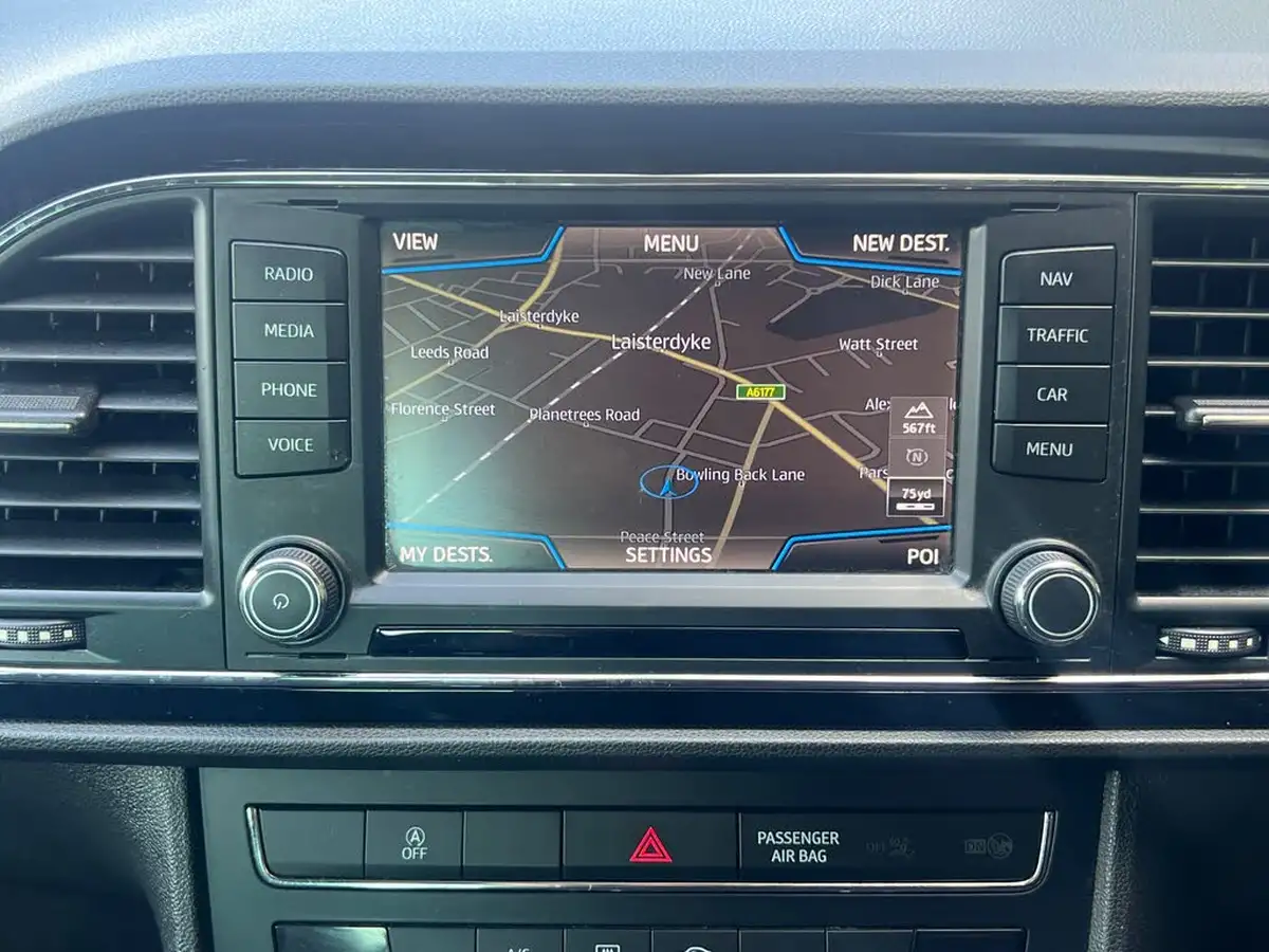 2016-seat-leon-16tdi-se-dynamic-tech-pack-tech-pack-hatchback-big-4