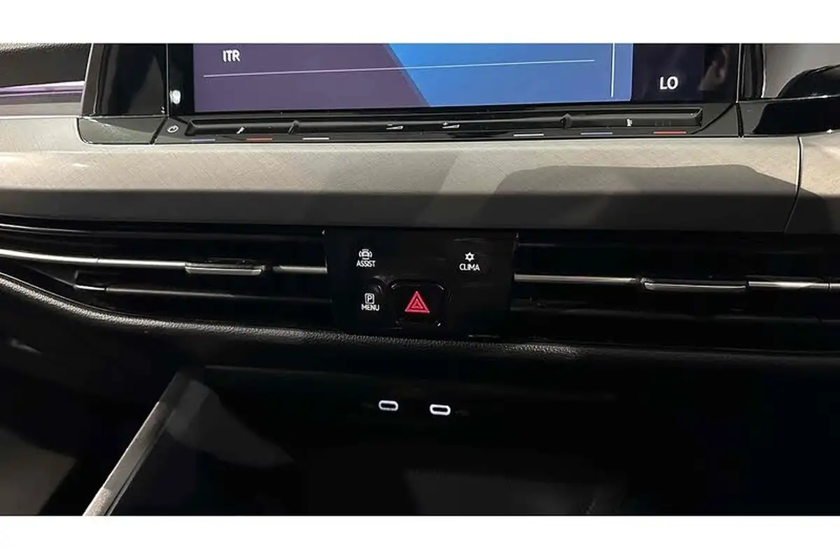 2022-volkswagen-golf-20tdi-life-hatchback-big-45