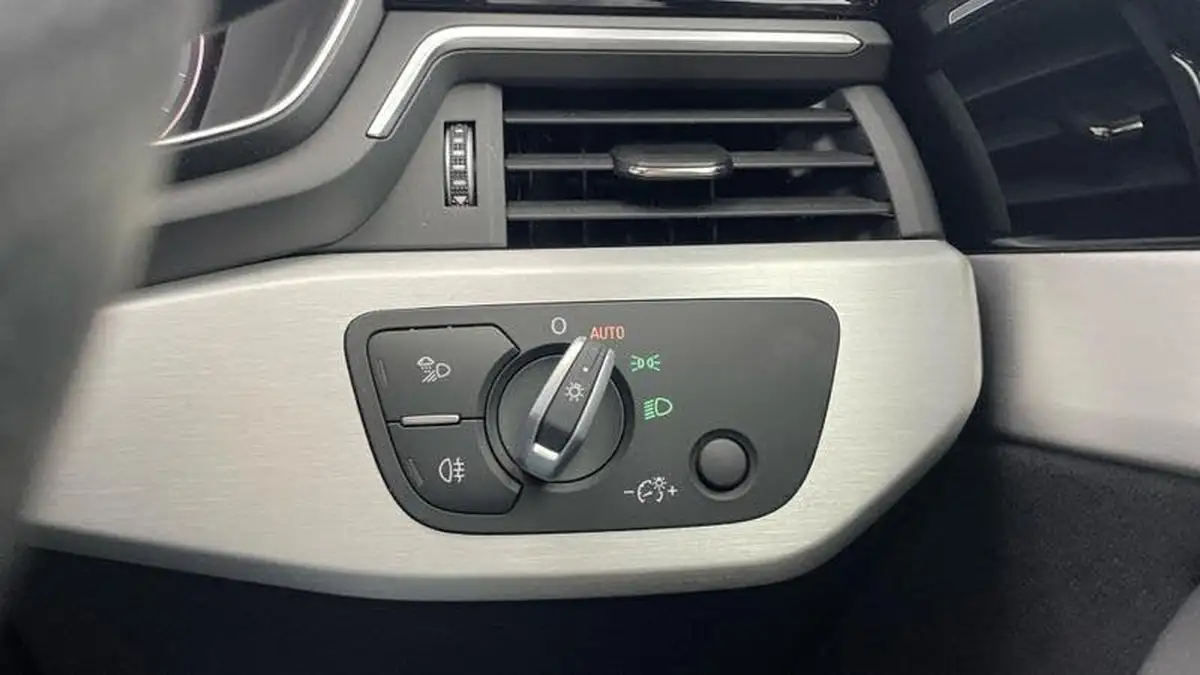 2022-audi-a4-20-40-tfsi-s-line-big-24