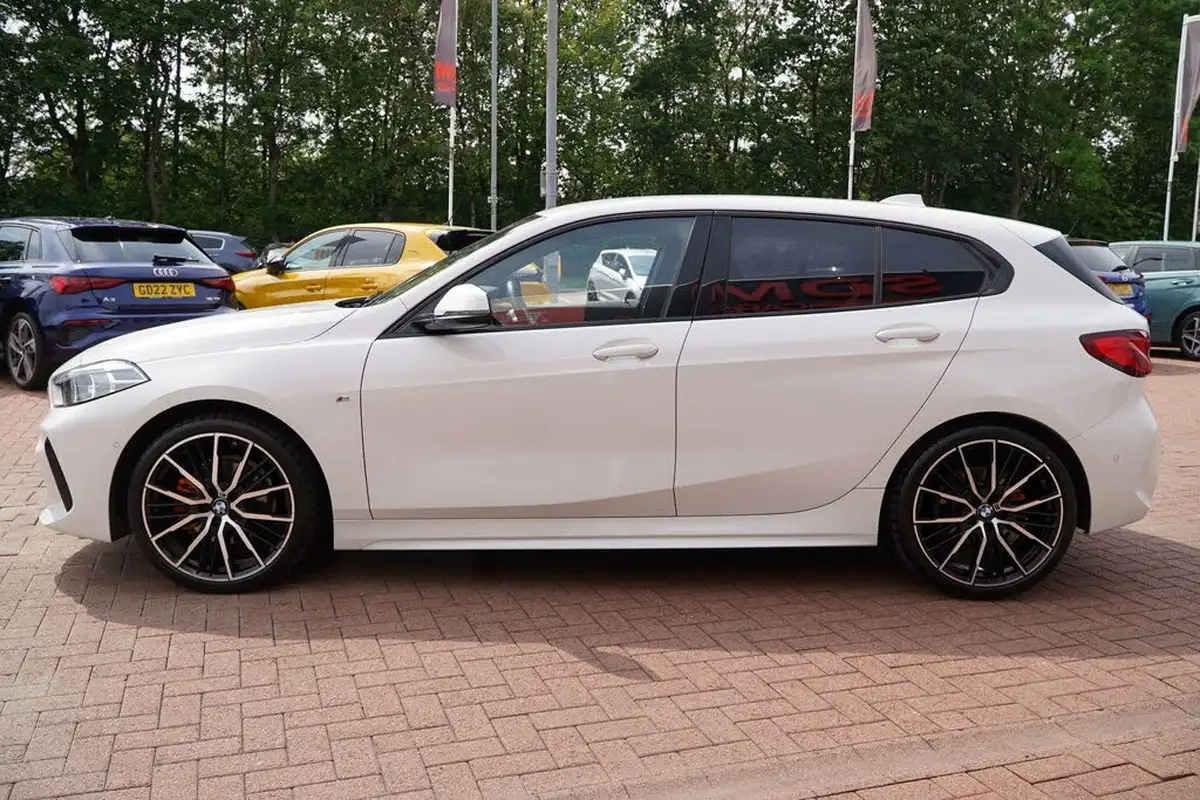 2021-bmw-1-series-15-118i-m-sport-big-9