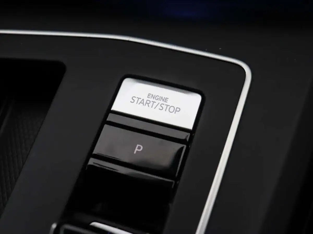 2021-volkswagen-golf-15-etsi-r-line-150ps-hatchback-big-29