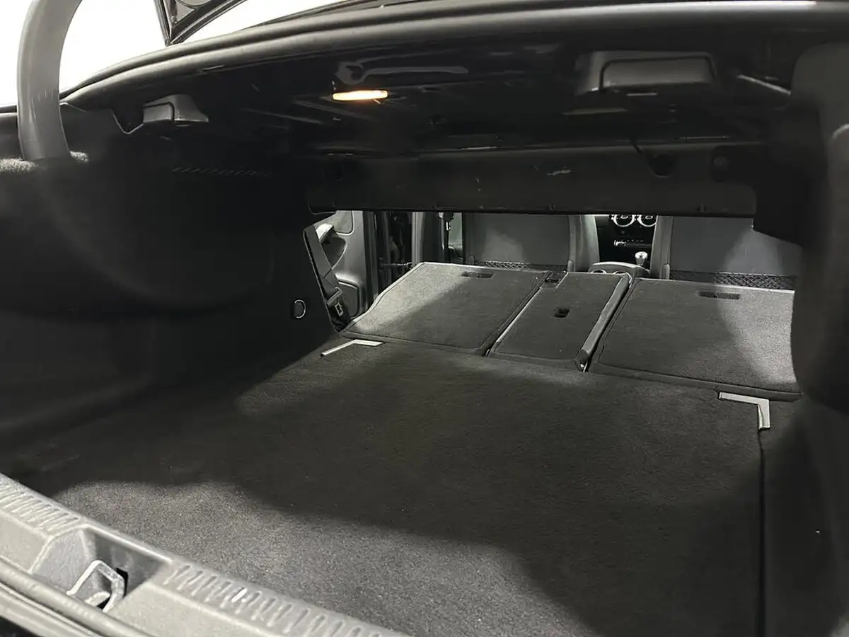 2019-mercedes-benz-a-class-13-a200-amg-line-saloon-4d-big-40