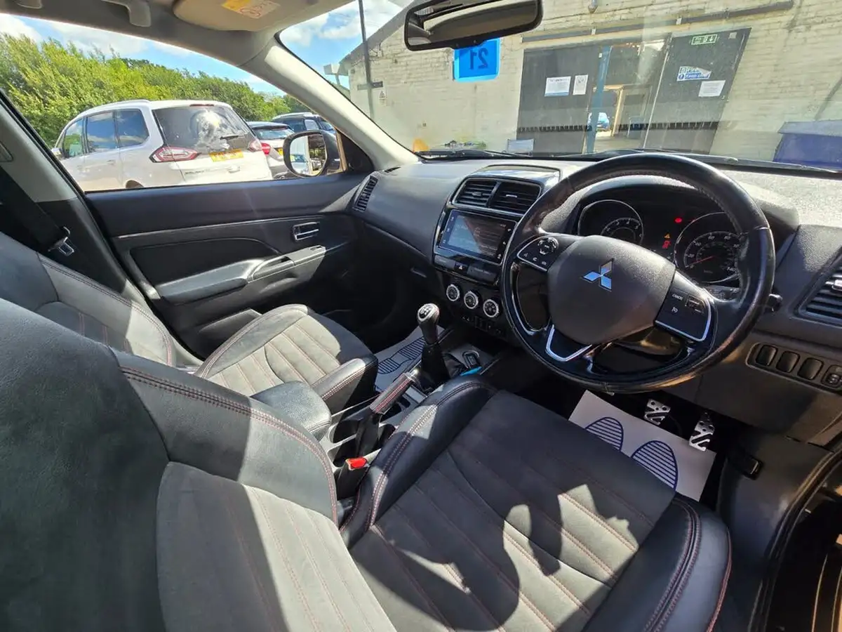 2019-mitsubishi-asx-16-black-big-15