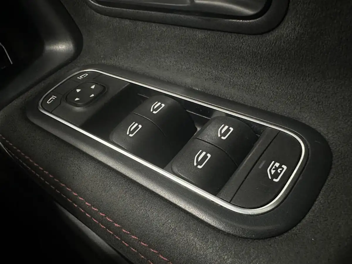2019-mercedes-benz-a-class-13-a200-amg-line-saloon-4d-big-16