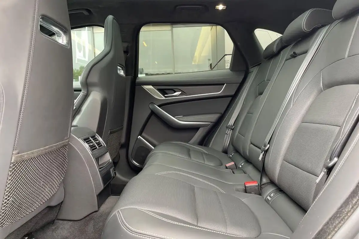 2023-jaguar-f-pace-20-p250-r-dynamic-hse-black-big-40
