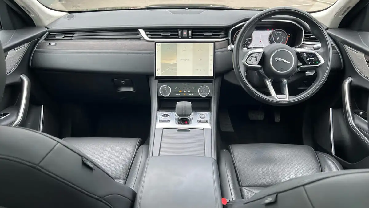 2021-jaguar-f-pace-20-d200-hse-mhev-big-8