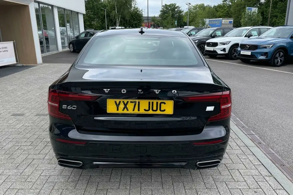 2021-volvo-s60-20-t8-r-design-455bhp-big-7