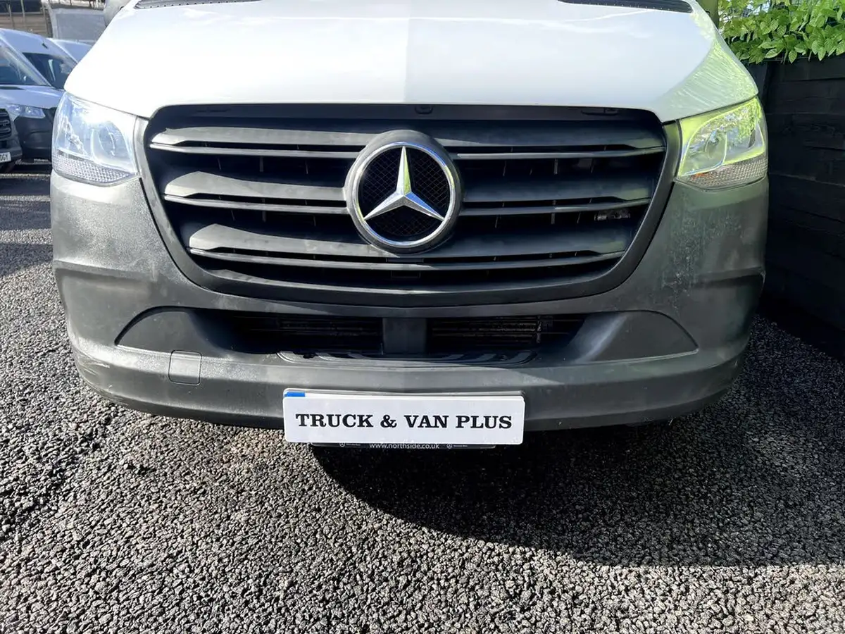 2018-mercedes-benz-sprinter-21cdi-311-l2h1-panel-van-rwd-eco-gear-360-big-2