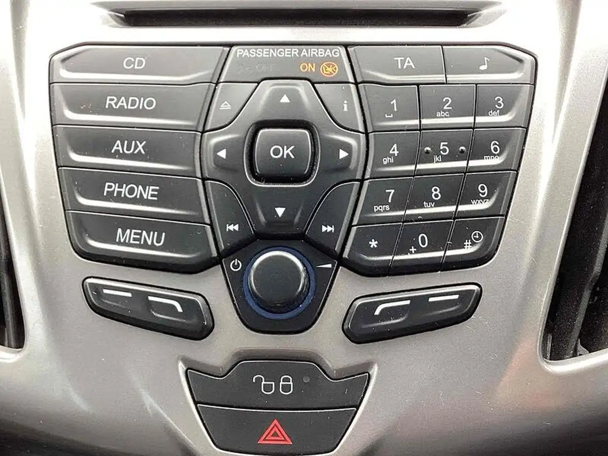 2018-ford-grand-tourneo-connect-15tdci-zetec-120ps-ss-1499cc-powershift-big-8
