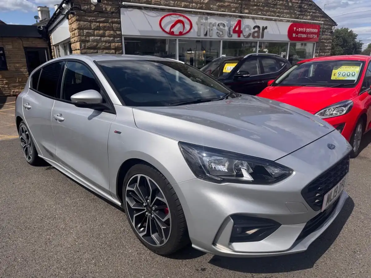 2019-ford-focus-10t-st-line-x-ss-hatchback-big-0