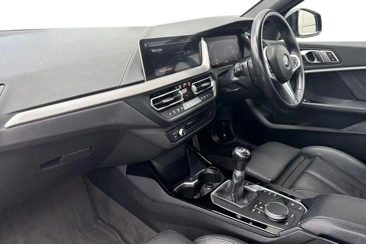 2021-bmw-1-series-15-118i-m-sport-lcp-big-8