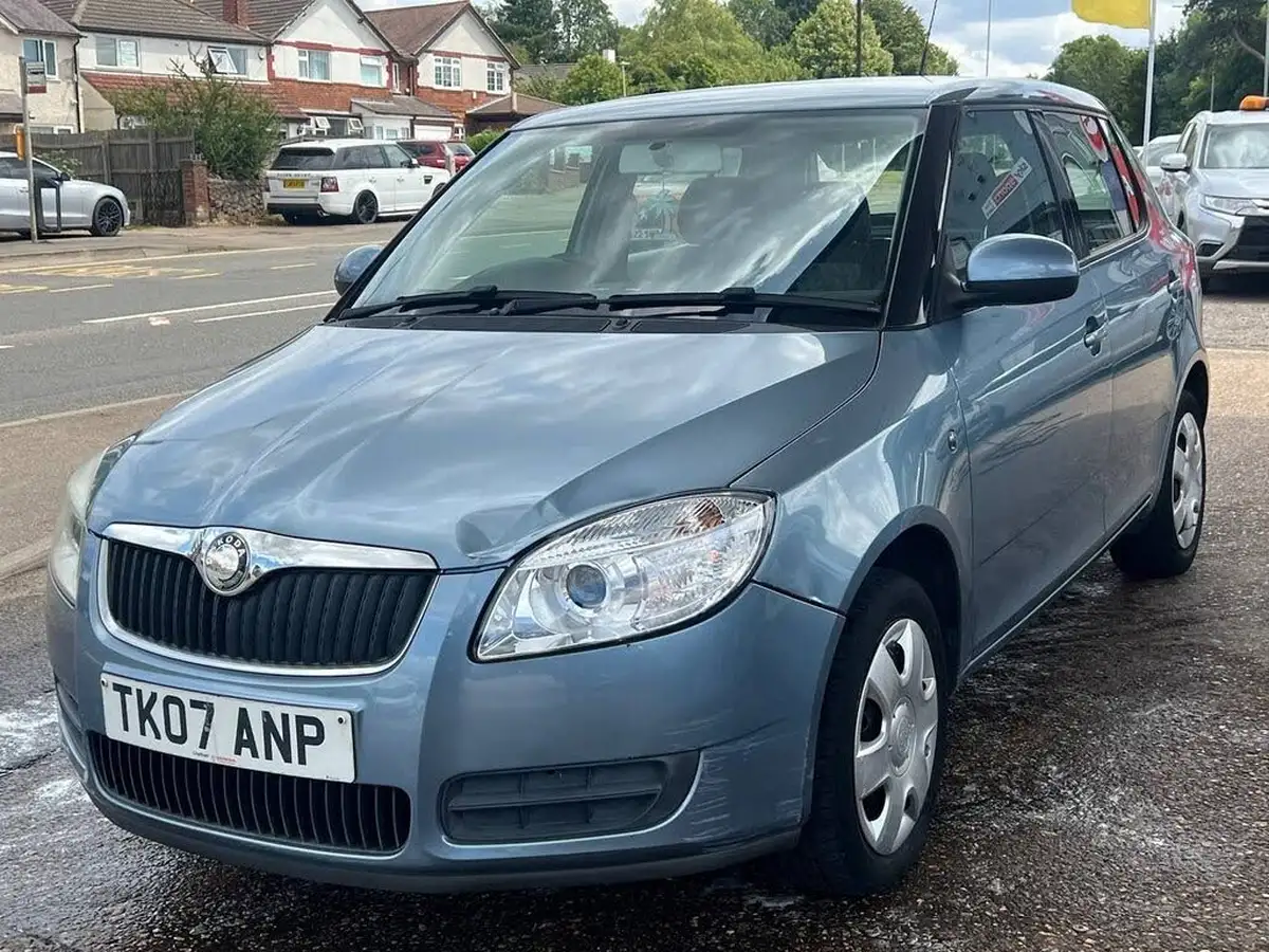 2007-skoda-fabia-12-2-hatchback-big-2