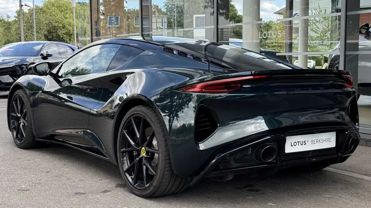 2023-lotus-emira-35-first-edition-v6-big-2