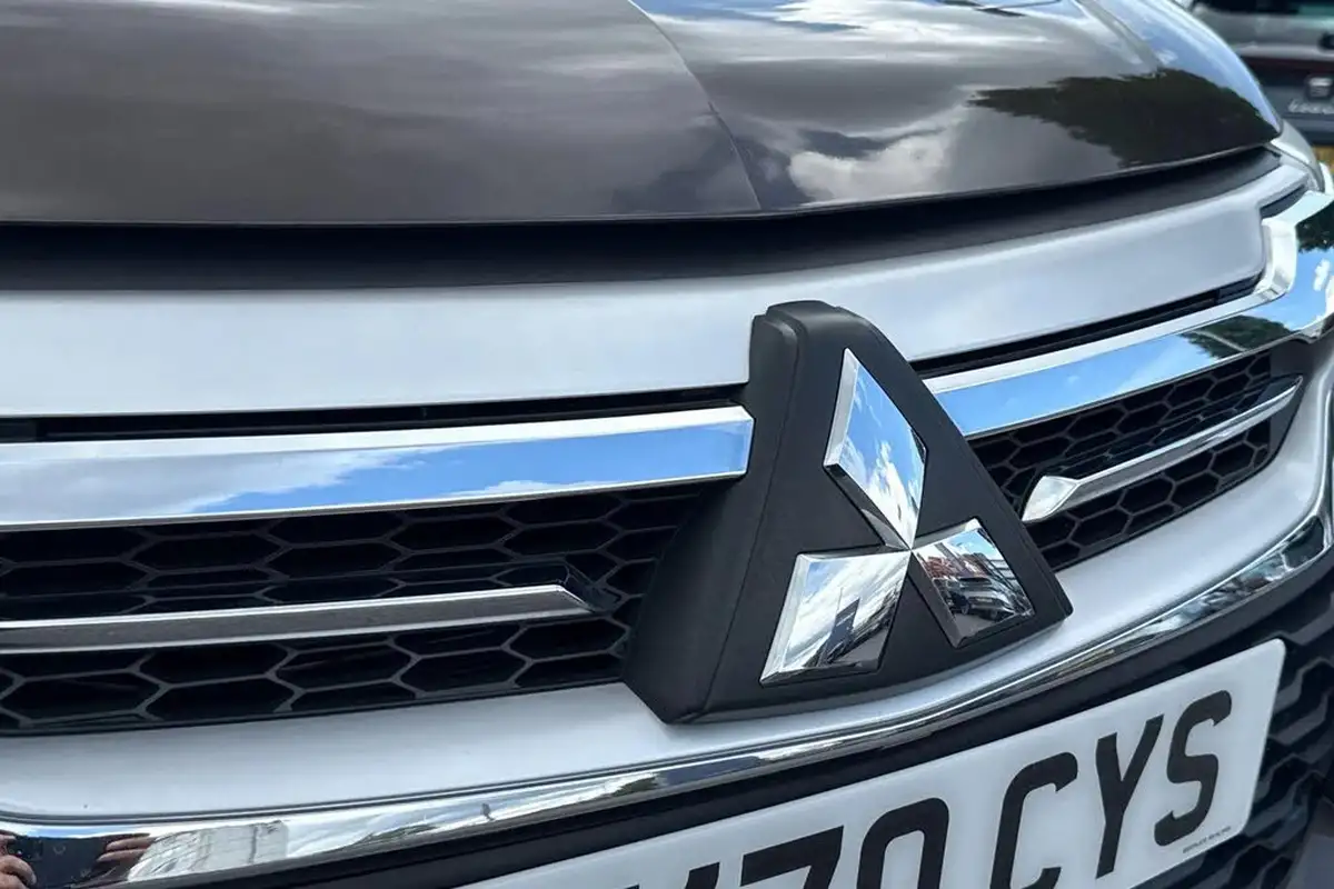 2020-mitsubishi-shogun-sport-24di-d-3-big-23