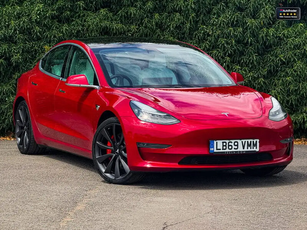 2020-tesla-model-3-e-performance-big-30