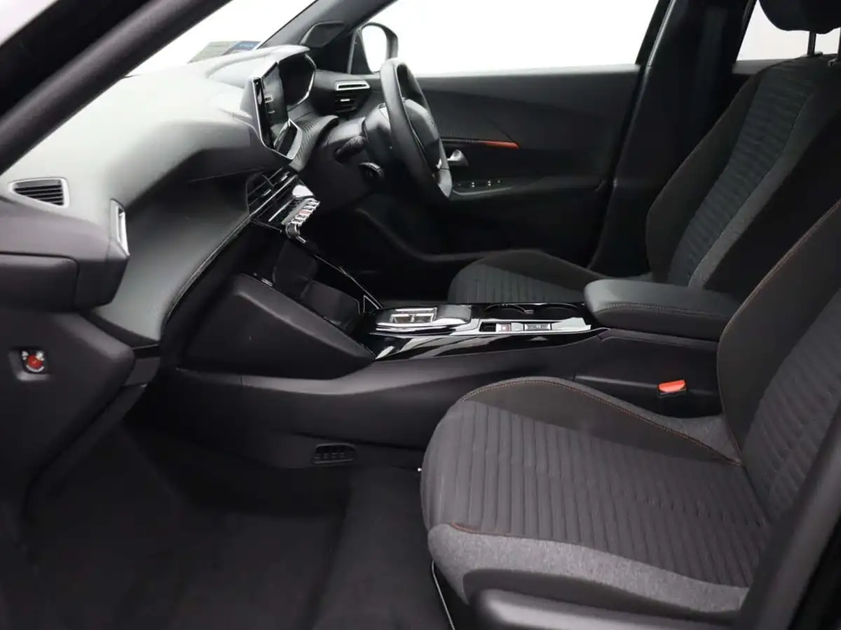 2023-peugeot-2008-suv-e-active-premium-big-12