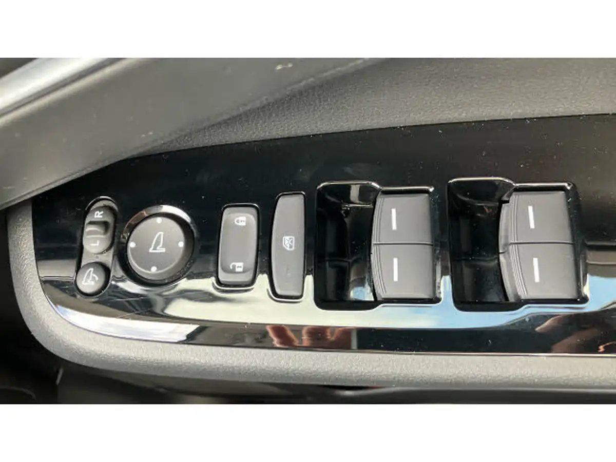 2023-honda-hr-v-15-i-mmd-advance-big-18