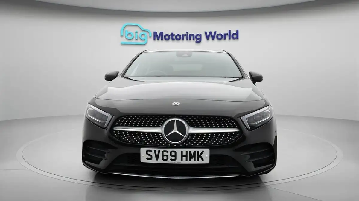 2019-mercedes-benz-a-class-20-a220-amg-line-premium-plus-hatchback-5d-4matic-big-2