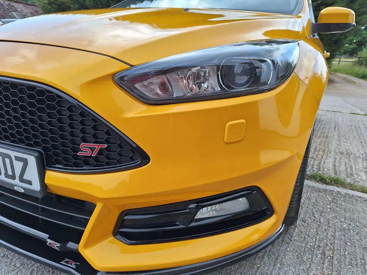 2015-ford-focus-20-st3-t-hatchback-big-10