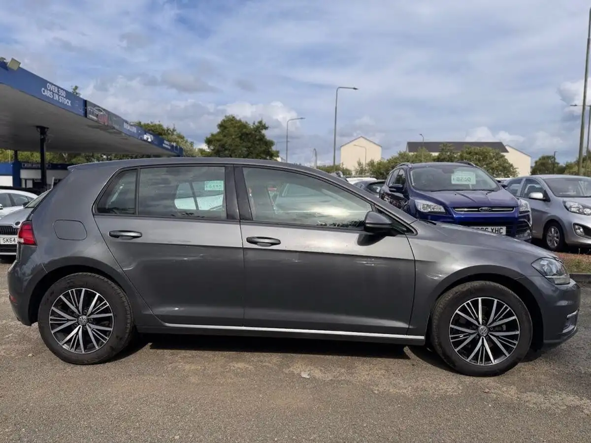 2018-volkswagen-golf-14-tsi-se-nav-hatchback-5d-dsg-big-7