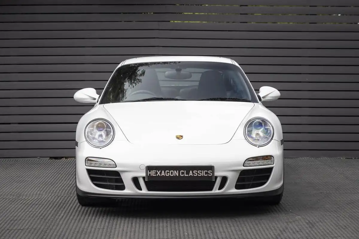 2011-porsche-911-38-carrera-gts-coupe-pdk-big-18