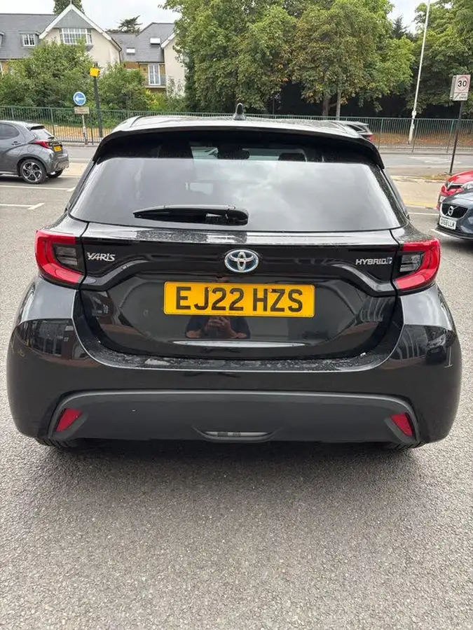 2022-toyota-yaris-15-vvt-i-design-big-5