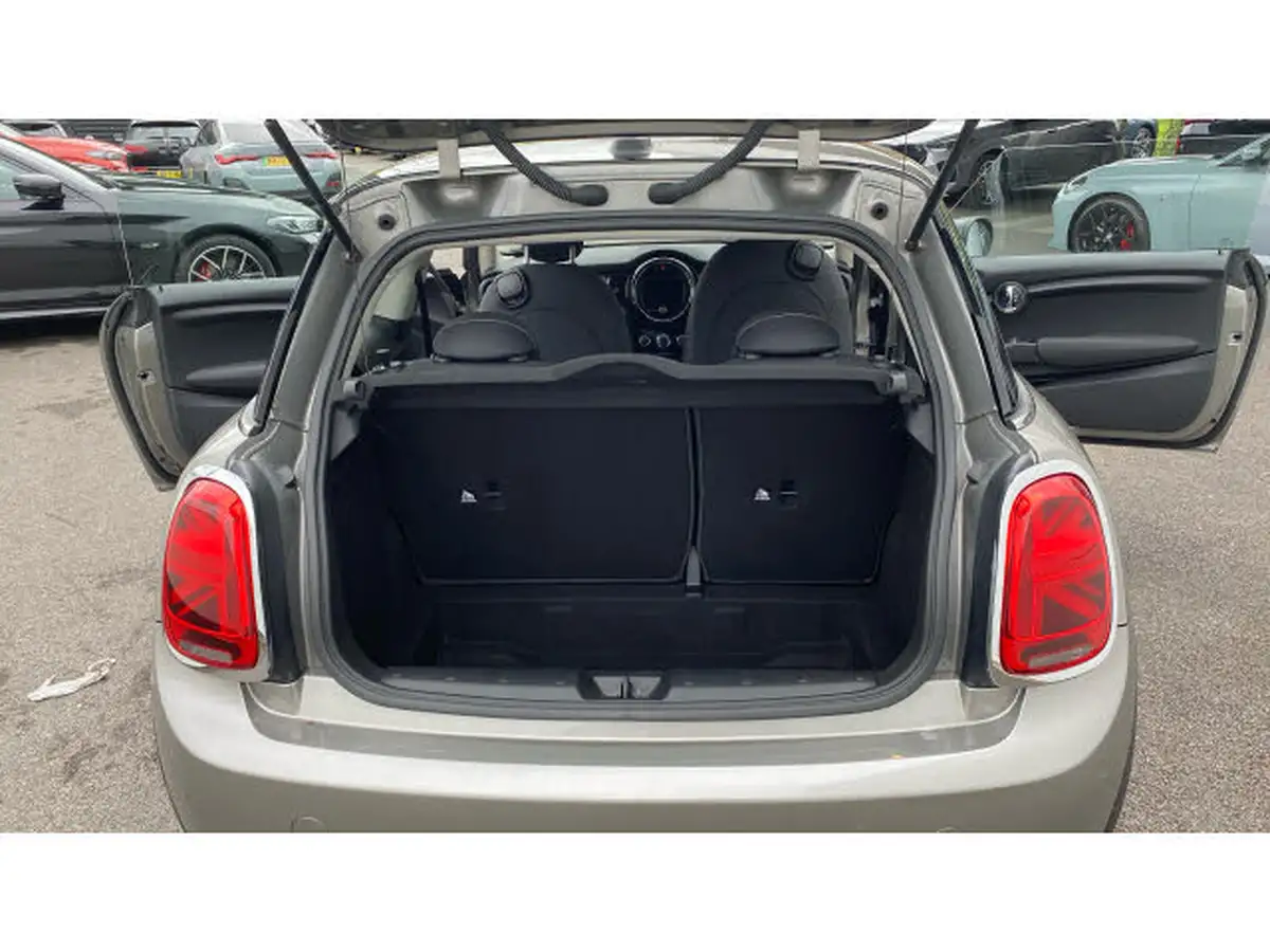 2019-mini-cooper-15-cooper-classic-hatchback-3d-auto-big-12