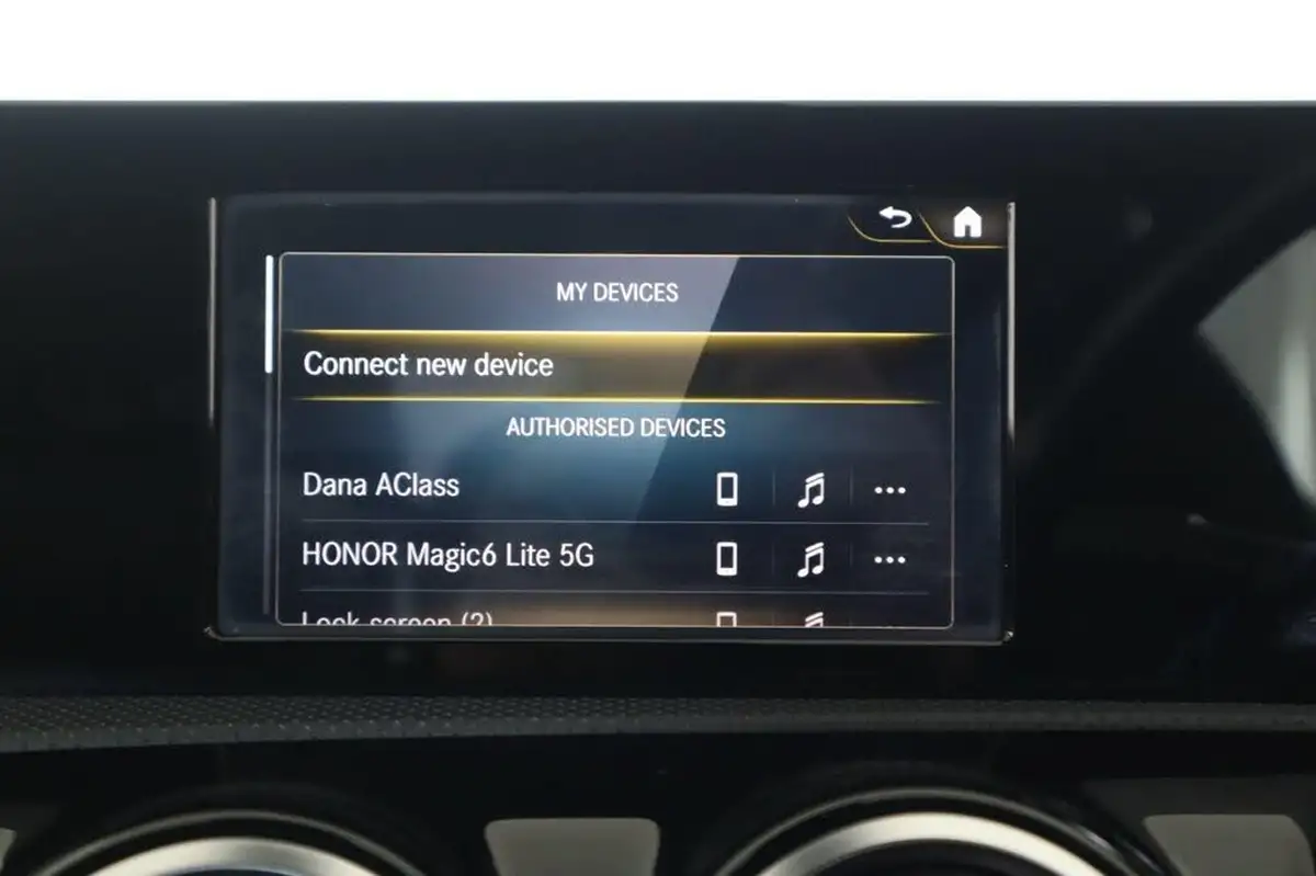 2018-mercedes-benz-a-class-13-a200-amg-line-ss-hatchback-5d-7g-dct-big-32